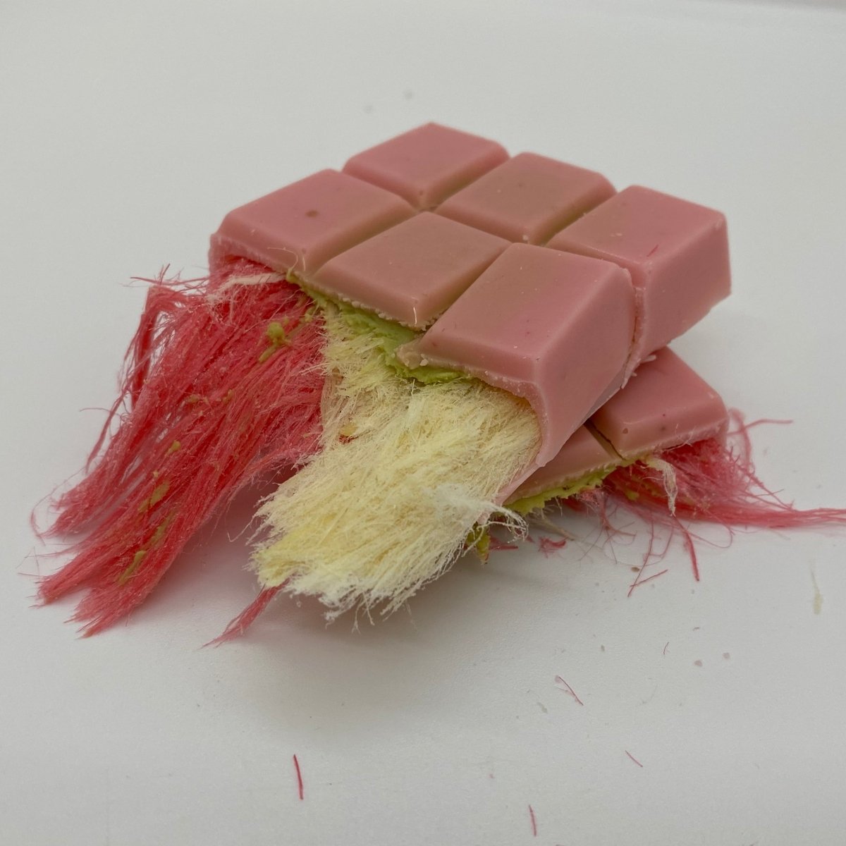 Angel Hair Raspberry Chocolate with Pistachio & Cotton Candy - 55gr - TryAladdin