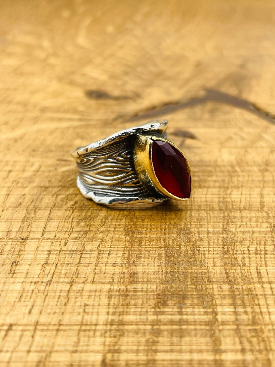 Adjustable Women's Red Stone Silver Ring - TryAladdin