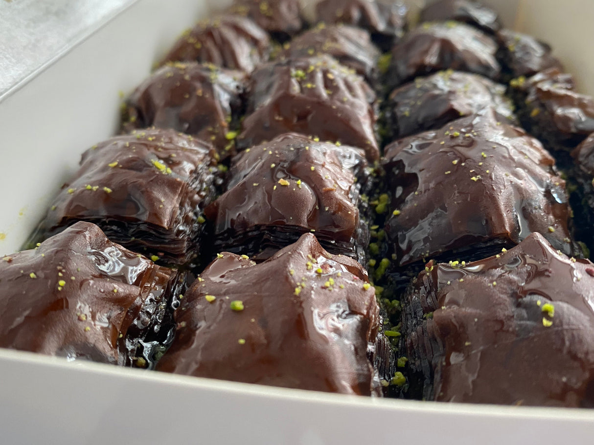 Asi | Pistachio Chocolate Baklava Tray - TryAladdin