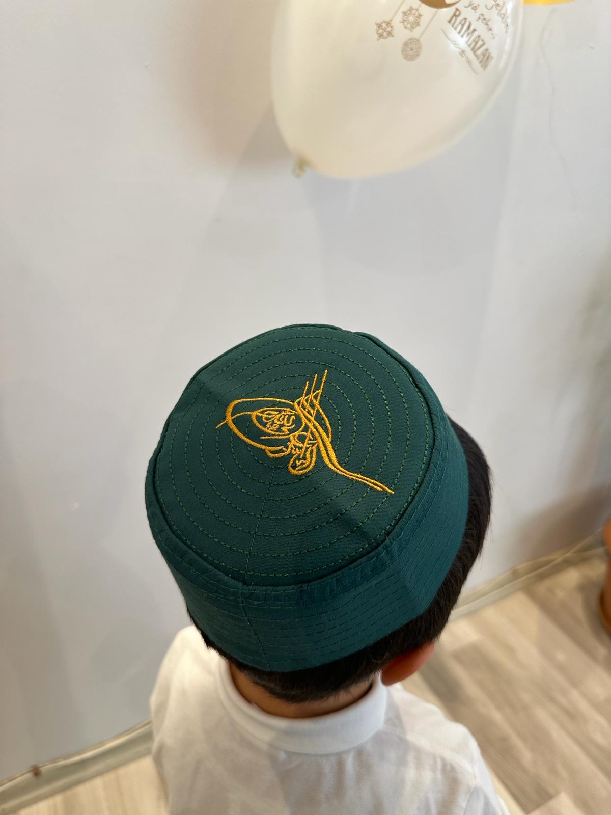 Chapeau de prière pour enfants en broderie dure avec design de Tugra ottomane