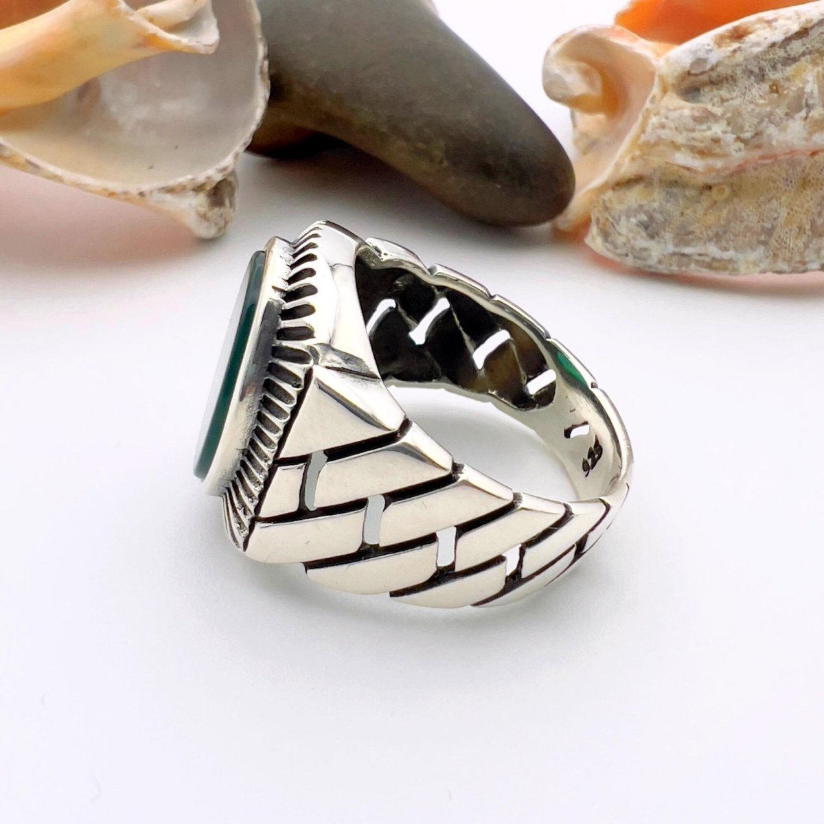 Green Oval Agate Stone Men's Silver Ring - TryAladdin