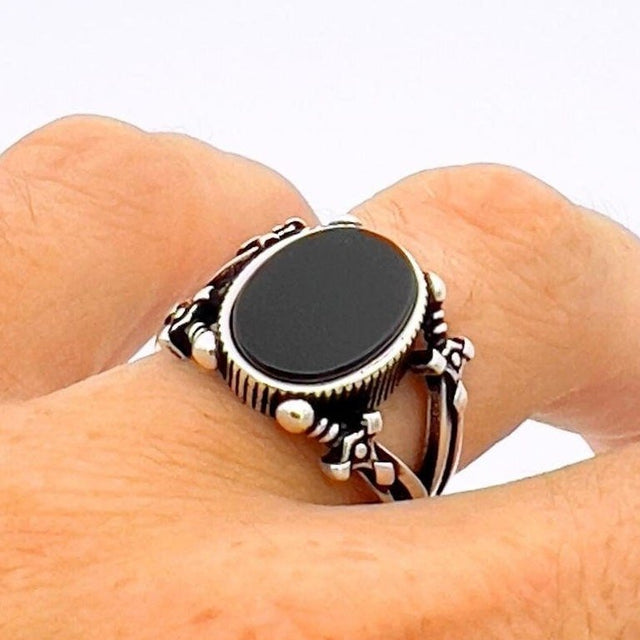 Men's Black Onyx Sterling Silver Ring - TryAladdin