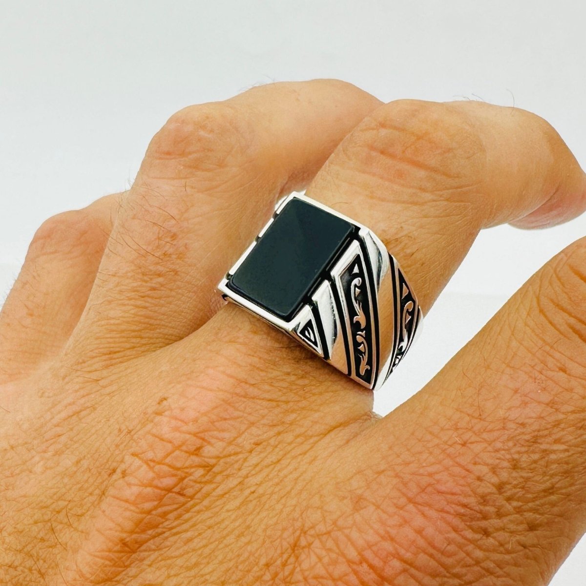 Men's Green Aqeeq Square Sterling Silver Gemstone Ring - TryAladdin