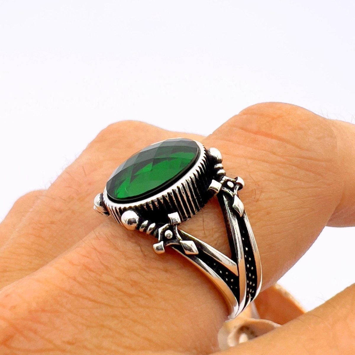 Men's Green Emerald Sterling Silver Ring - TryAladdin