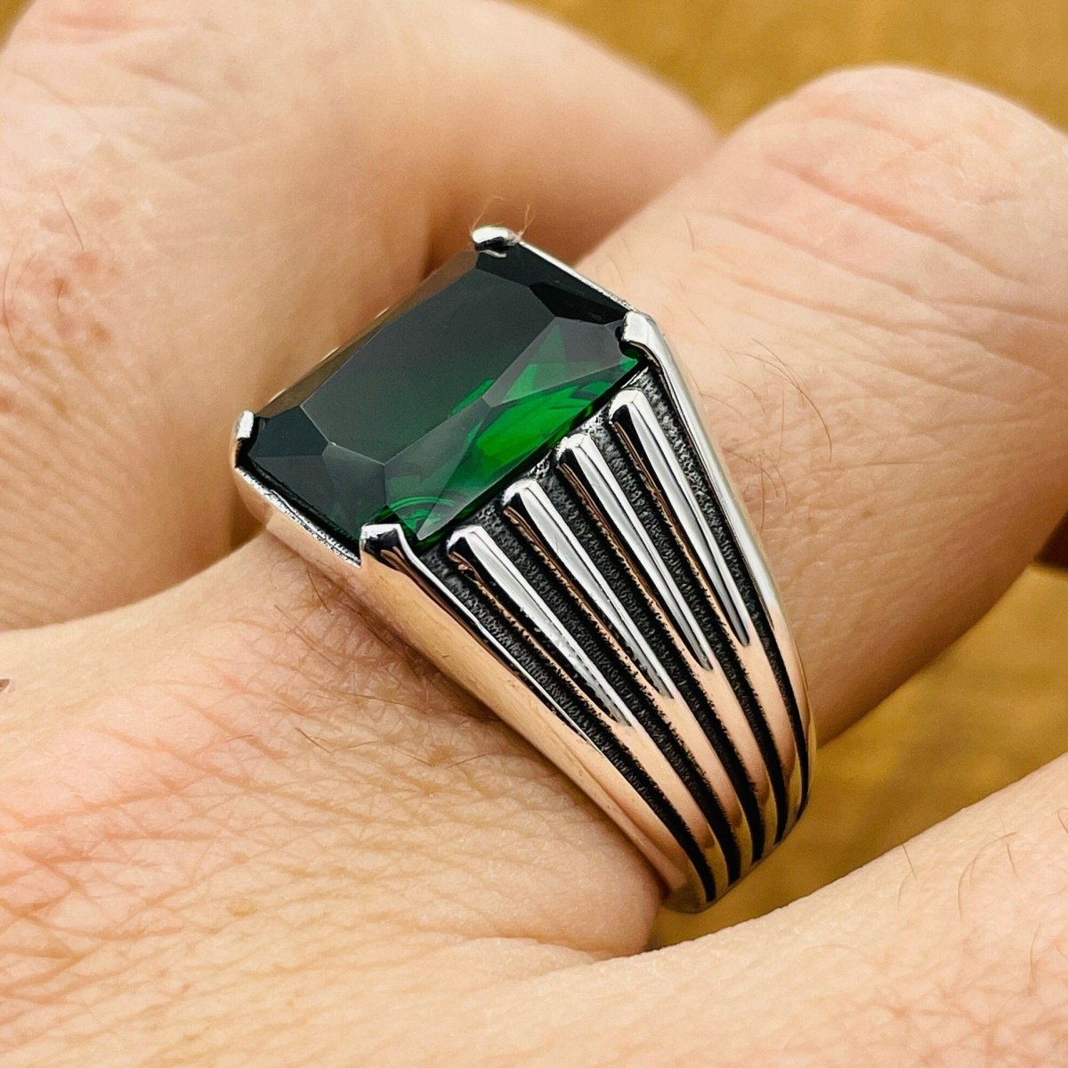 Men's Green Emerald Stone Silver Ring - TryAladdin