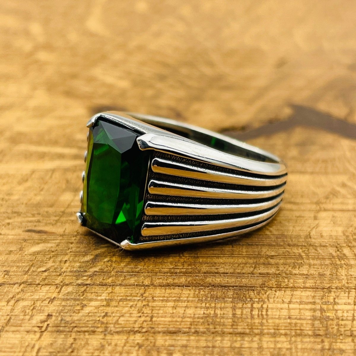 Men's Green Emerald Stone Silver Ring - TryAladdin