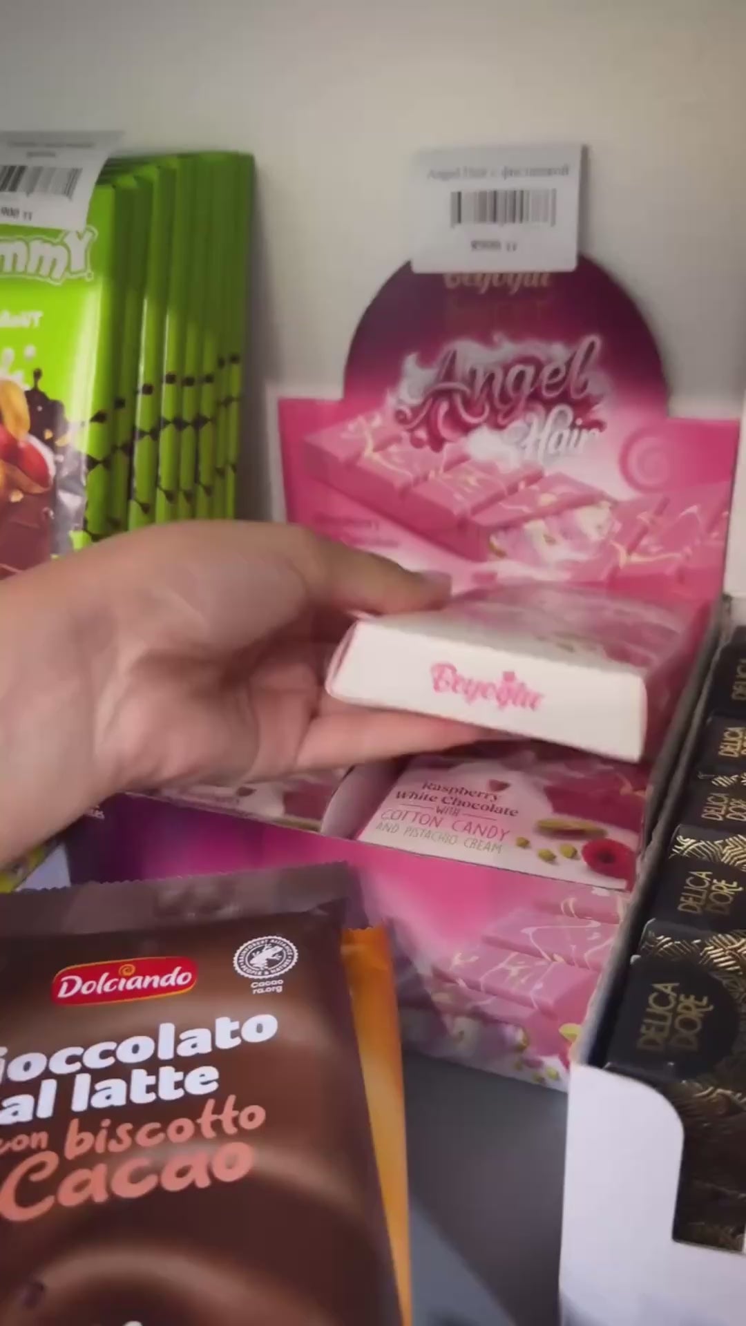 Beyoglu | Cheveux d'ange framboise chocolat avec barbe à papa et crème de pistache