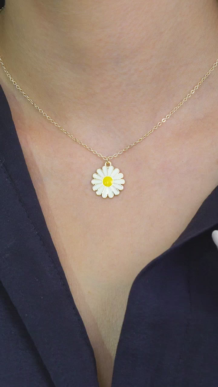 Taki | Collier en émail jaune marguerite couleur or