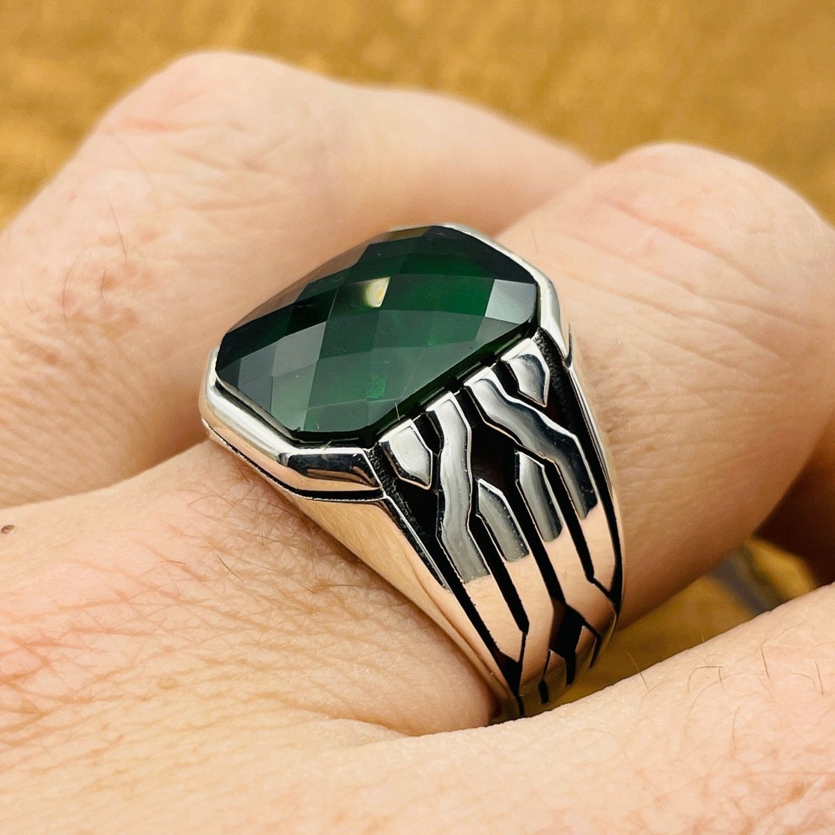 Sterling Silver 925 Handmade Emerald Stone Men's Ring - TryAladdin