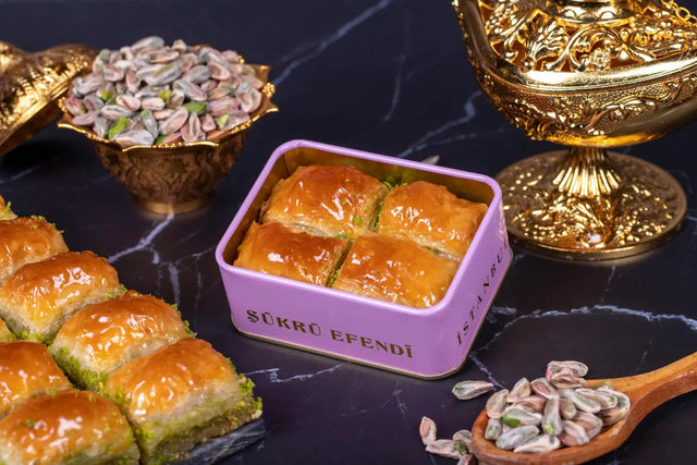 Sukru Efendi 1935 | Square Turkish Baklava With Pistachio in Gift Metal Box - TryAladdin