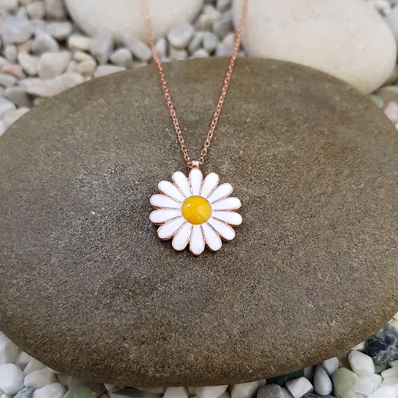 Taki | Silver Daisy Necklace - TryAladdin