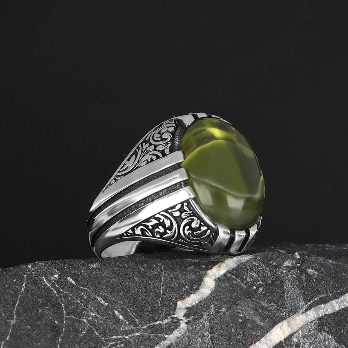 Tesbihevim | Patterned Model Peridot Stone Silver Ring for Men - TryAladdin