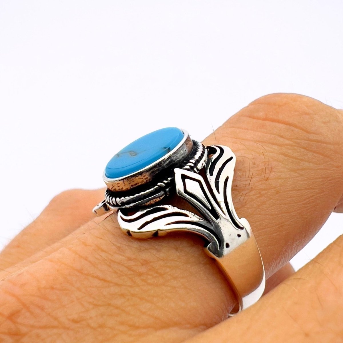 Turquoise Men's Handmade Silver Ring - TryAladdin