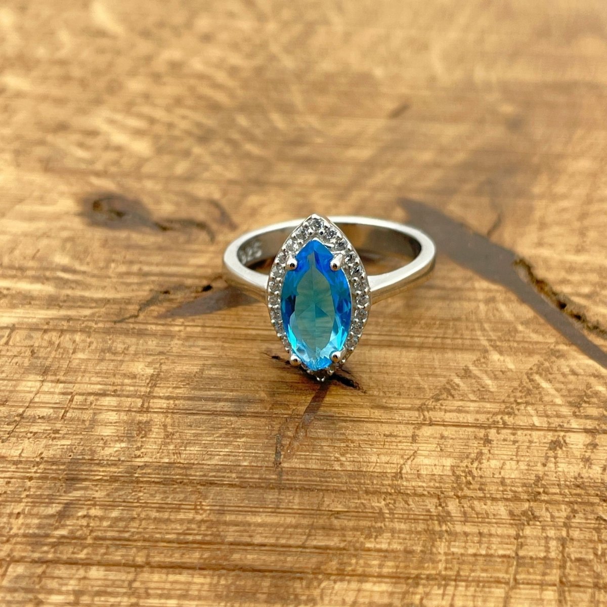 Women's Aquamarine Ring - TryAladdin