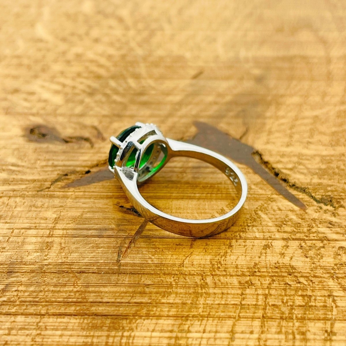 Women's Emerald Silver Ring - TryAladdin