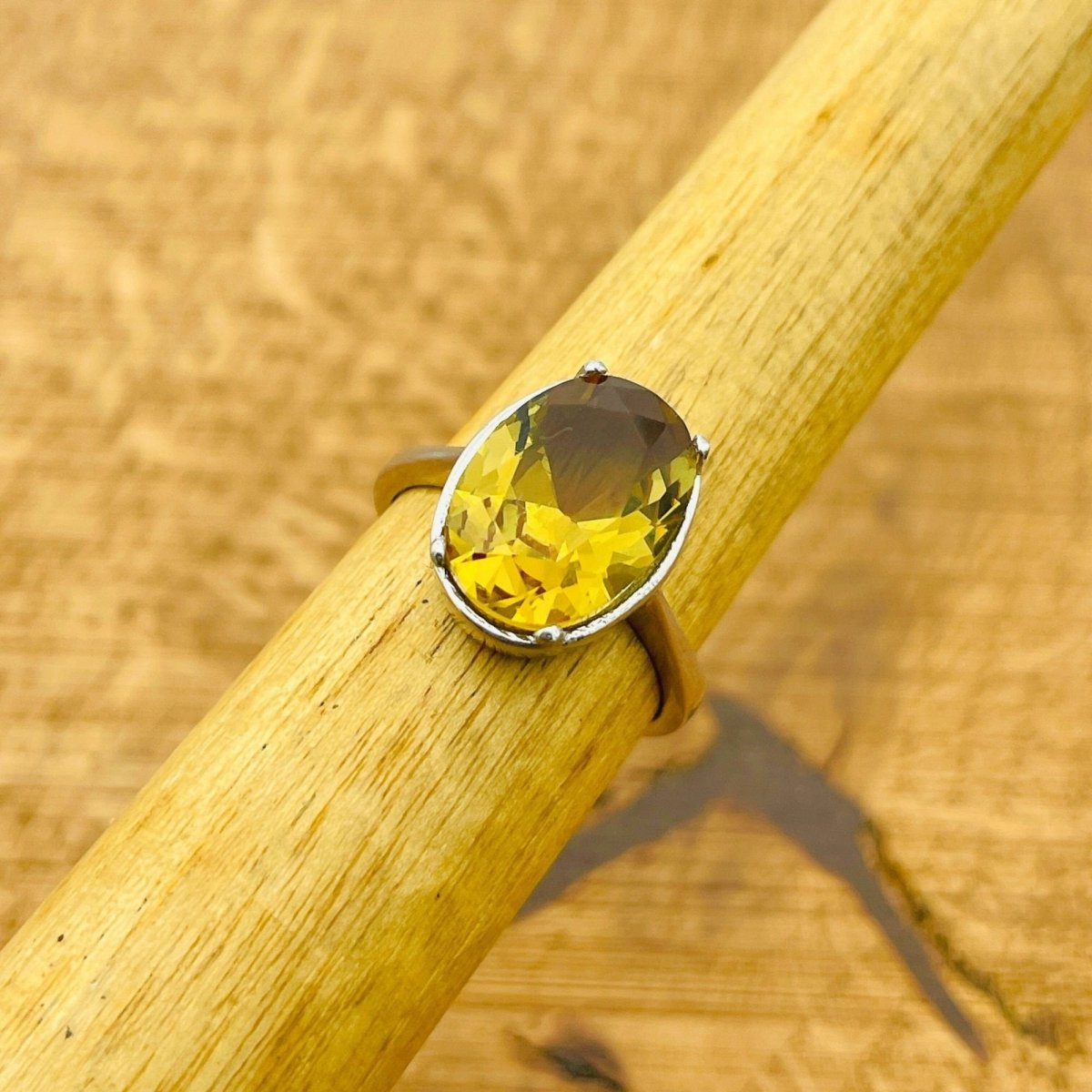 Women’s Natural Zultanite Gemstone Ring - TryAladdin