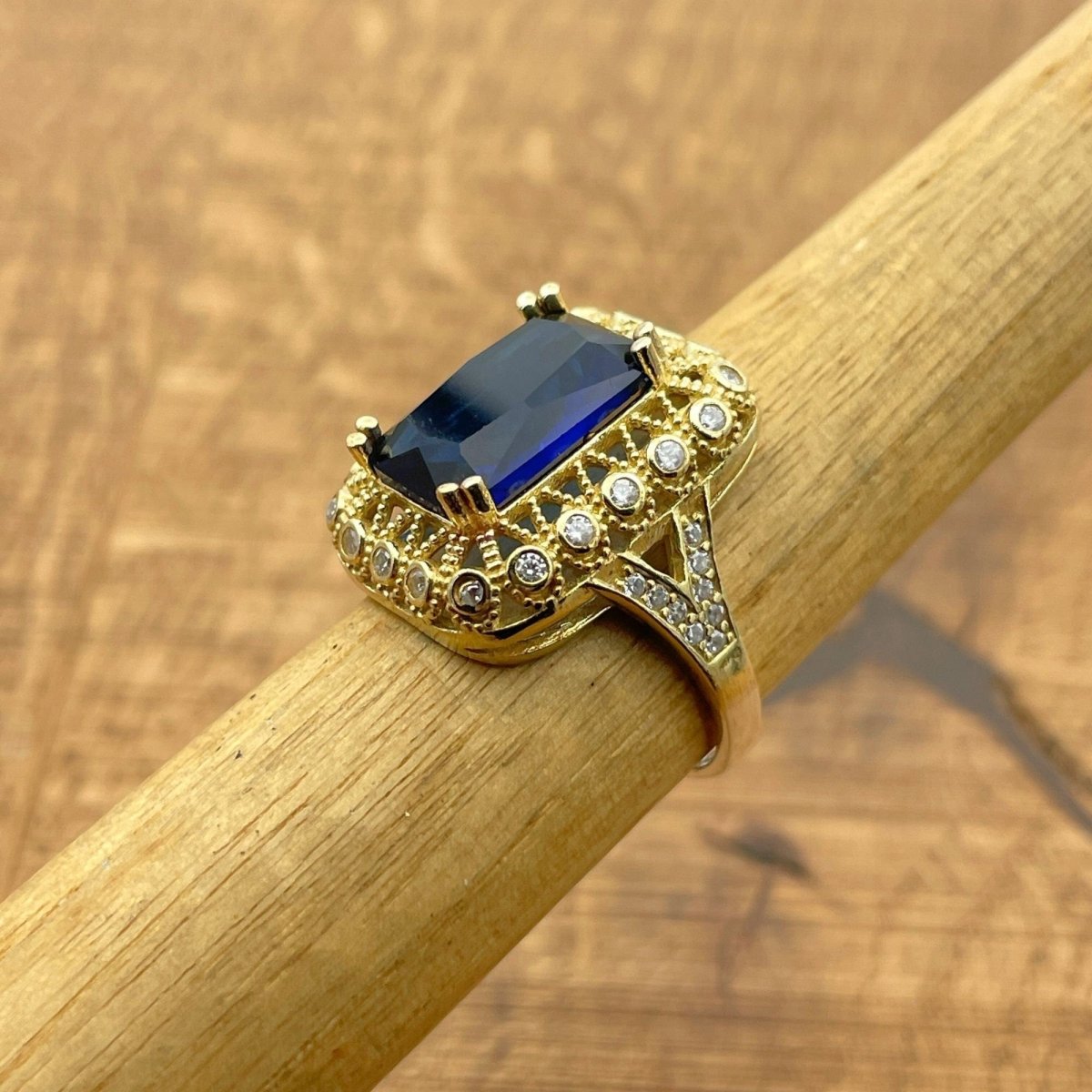 Women's Sapphire Ring - TryAladdin