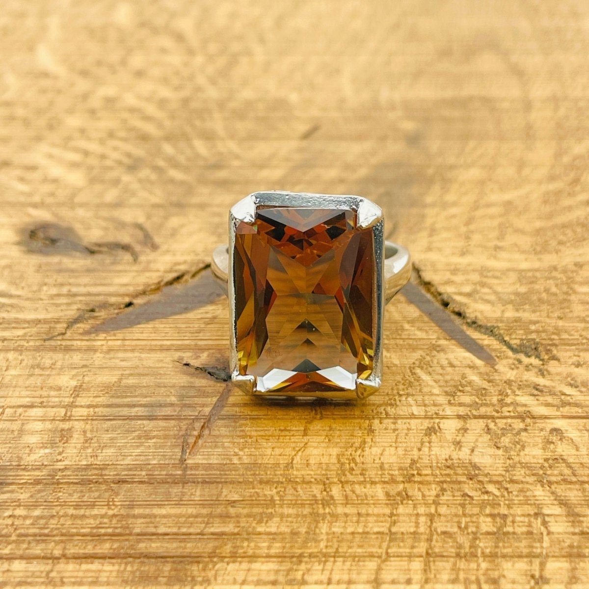 Women’s Zultanite Square Stone Ring - TryAladdin