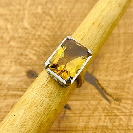 Women’s Zultanite Square Stone Ring - TryAladdin