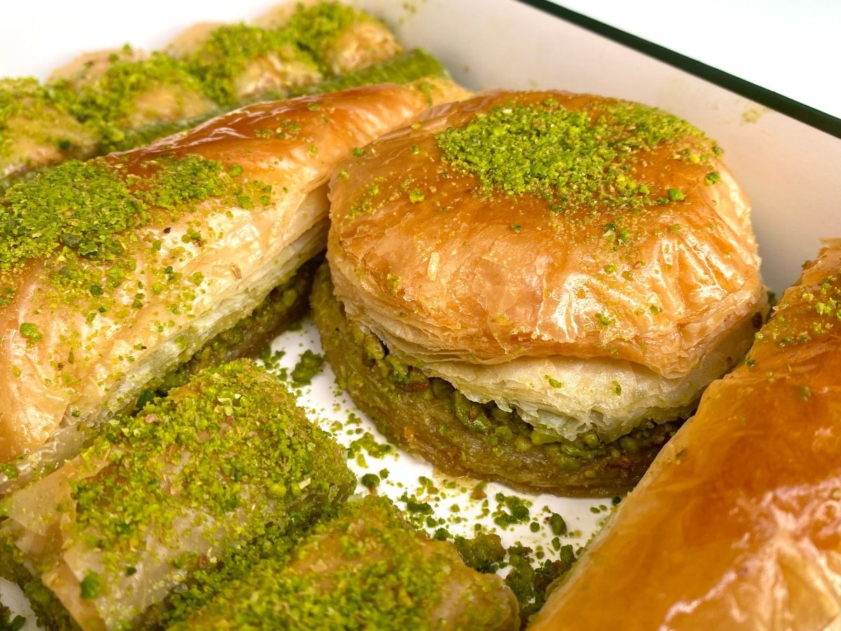 Karakoy Gulluoglu | Premium Baklava with Pistachios Gift Box - TryAladdin